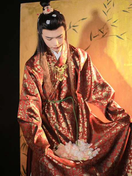 Define your unique style with Graham Ming Style, a modern interpretation of traditional Ming aesthetics from Moon Hanfu&