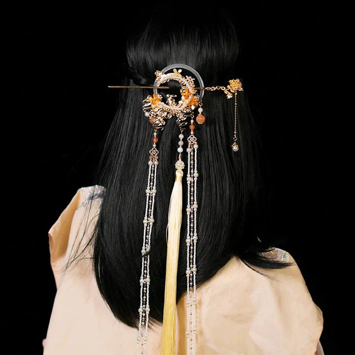 Lina Hanfu Hairpin - Enhance your Hanfu ensemble with the timeless elegance of the Lina Hanfu Hairpin. Its delicate design and intricate detailing add a touch of grace and sophistication to your hairstyle, reflecting the rich cultural heritage of traditional Chinese fashion.