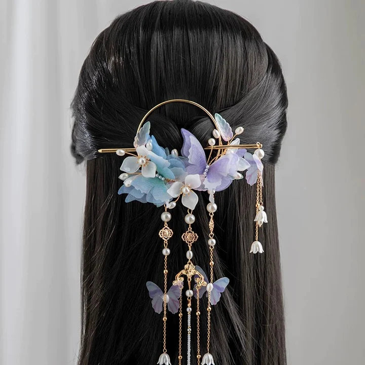 Melody Hanfu Hairpin - Enhance your Hanfu ensemble with the captivating beauty of the Melody Hanfu Hairpin. Meticulously crafted with intricate details, it adds a touch of sophistication and elegance to your hairstyle, reflecting the grace of traditional Chinese culture.