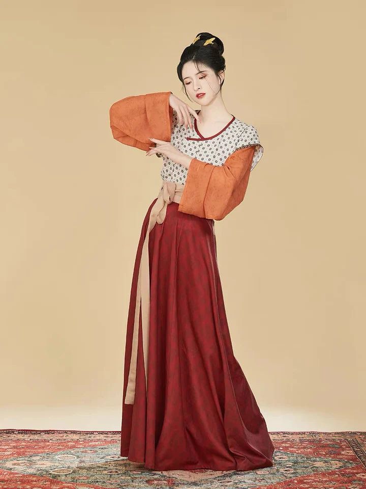 Illuminate your style with the radiant elegance of our Qiyao Ruqun ensemble, Bright Magnolia. Experience the harmonious fusion of tradition and contemporary allure, as you step into a world of bright beauty and cultural sophistication.