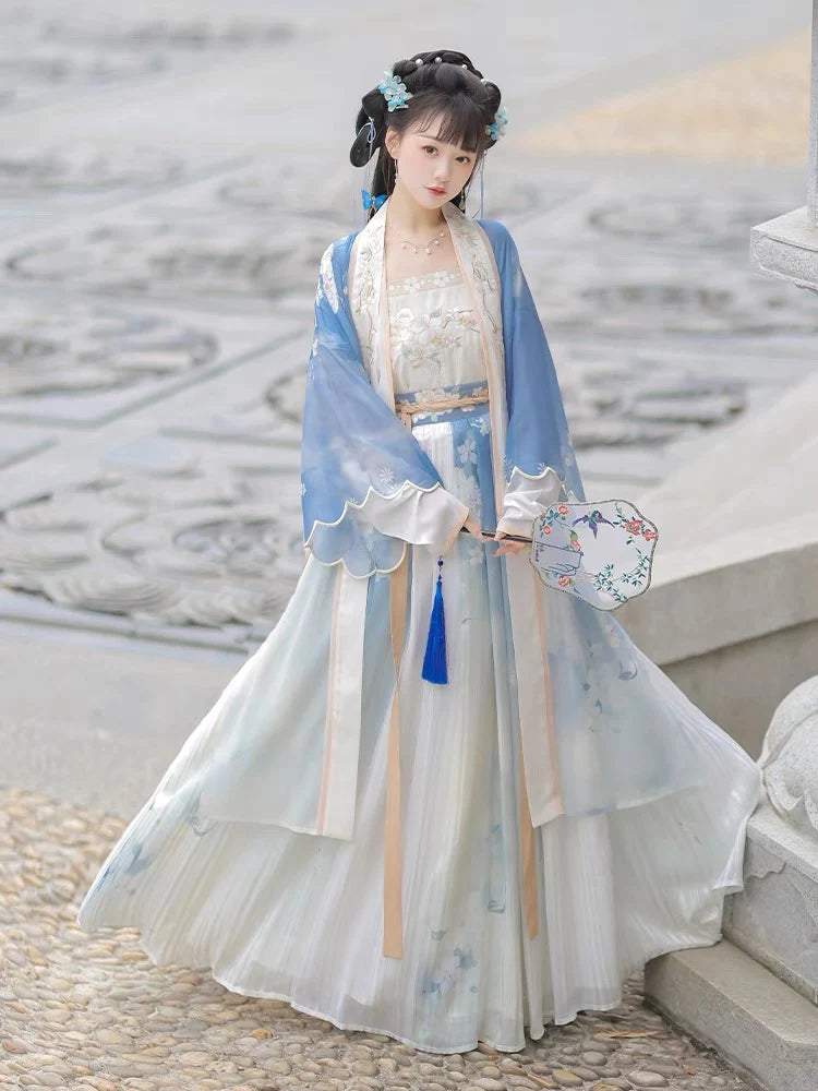 Luminous Liesel Qiyao Ruqun Ensemble - Song Dynasty Style. Illuminate your wardrobe with Liese&