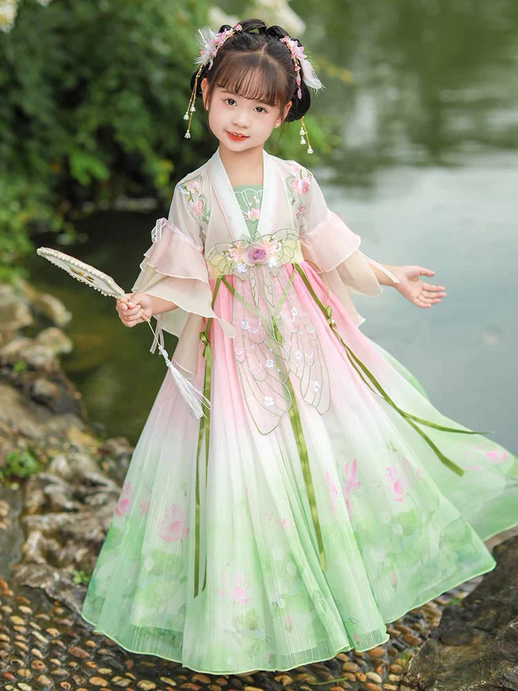 Step into the whimsical world of Ancient China with Whimsical Suzy Kids Hanfu – a collection that transcends clothing to foster cultural connection, imaginative play, and creative expression for your little ones.