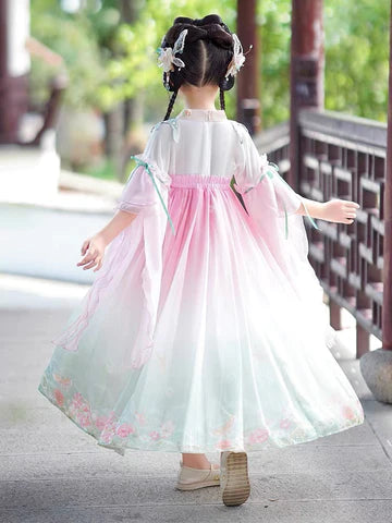 Step into celestial elegance with Celestial Stella Kids Hanfu – a collection that transcends clothing to foster cultural connection, imaginative play, and creative expression for your little ones.