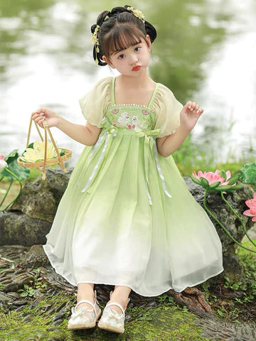 Step into the whimsical world of Ancient China with Whimsical Mavis Kids Hanfu – a collection that transcends clothing to foster cultural connection, imaginative play, and creative expression for your little ones.