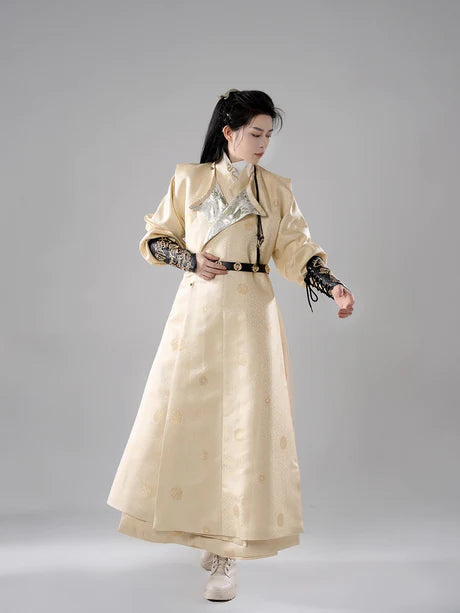 Elevate your wardrobe with Ken Yuan Ling Pao from Moon Hanfu&