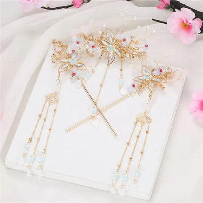 Enhance your style with the delicate charm of cherry blossoms. From hairpins to hair combs, each piece is crafted to express your unique style with the enchanting beauty of cherry blossoms.