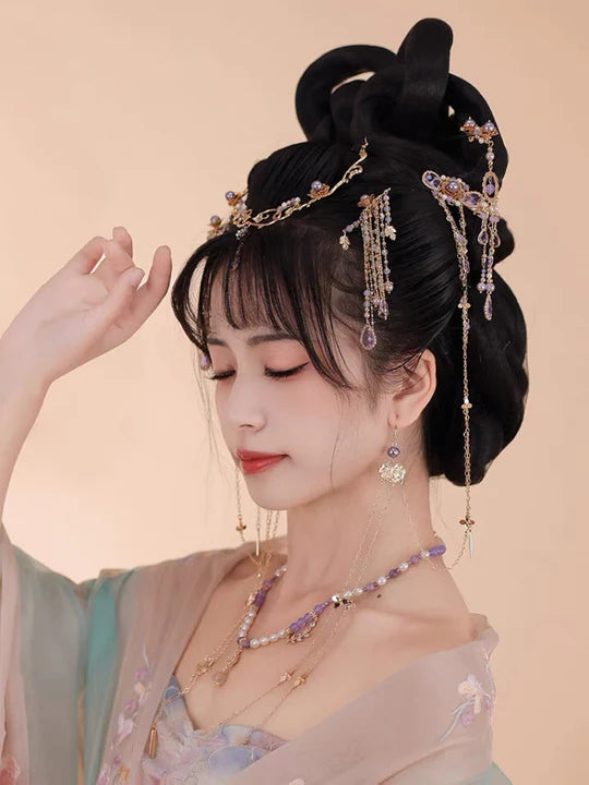 Helen Hanfu Hair Adornments - Elevate your style with the exquisite Helen Hanfu Hair Accessories collection, designed to add a touch of elegance and sophistication to your ensemble. From intricately designed hairpins (发簪, fāzān) to stylish hair combs (发篦, fābì), graceful tassels (流苏, liúsū), ornate hair ornaments (发髻, fājì), and versatile hairbands and headpieces (发饰, fāshì), each piece is thoughtfully crafted to enhance your appearance and express your unique style with the timeless grace of Helen.