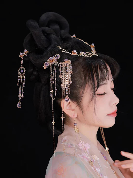 Helen Hanfu Hair Adornments - Elevate your style with the exquisite Helen Hanfu Hair Accessories collection, designed to add a touch of elegance and sophistication to your ensemble. From intricately designed hairpins (发簪, fāzān) to stylish hair combs (发篦, fābì), graceful tassels (流苏, liúsū), ornate hair ornaments (发髻, fājì), and versatile hairbands and headpieces (发饰, fāshì), each piece is thoughtfully crafted to enhance your appearance and express your unique style with the timeless grace of Helen.