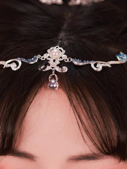 Nia Hanfu Hair Adornments - Elevate your style with the captivating Nia Hanfu Hair Accessories collection, designed to add a touch of allure and individuality to your ensemble. From intricately designed hairpins (发簪, fāzān) to stylish hair combs (发篦, fābì), graceful tassels (流苏, liúsū), ornate hair ornaments (发髻, fājì), and versatile hairbands and headpieces (发饰, fāshì), each piece is meticulously crafted to enhance your appearance and express your unique style with the enchanting charm of Nia.