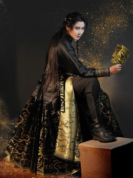 Illuminate your style with Moonlight Modern Hanfu, a fusion of tradition and modernity from Moon Hanfu&