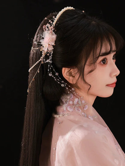 Elegance Hanfu Hair Accessories - Enhance the elegance of your Hanfu ensemble with these exquisite accessories. From ornate hairpins to delicate combs, these accessories exude sophistication and grace. Elevate your style with these refined and timeless accessories.