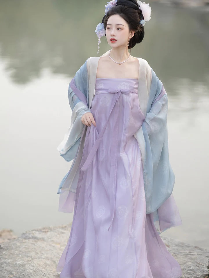 Embrace the grace of the season with our Graceful Qixiong Ruqun, Elegant Spring—an ensemble that captures the essence of timeless beauty and sophistication, ushering in the allure of the Tang Dynasty. Step into a blend of tradition and contemporary elegance, making a stylish nod to centuries past.