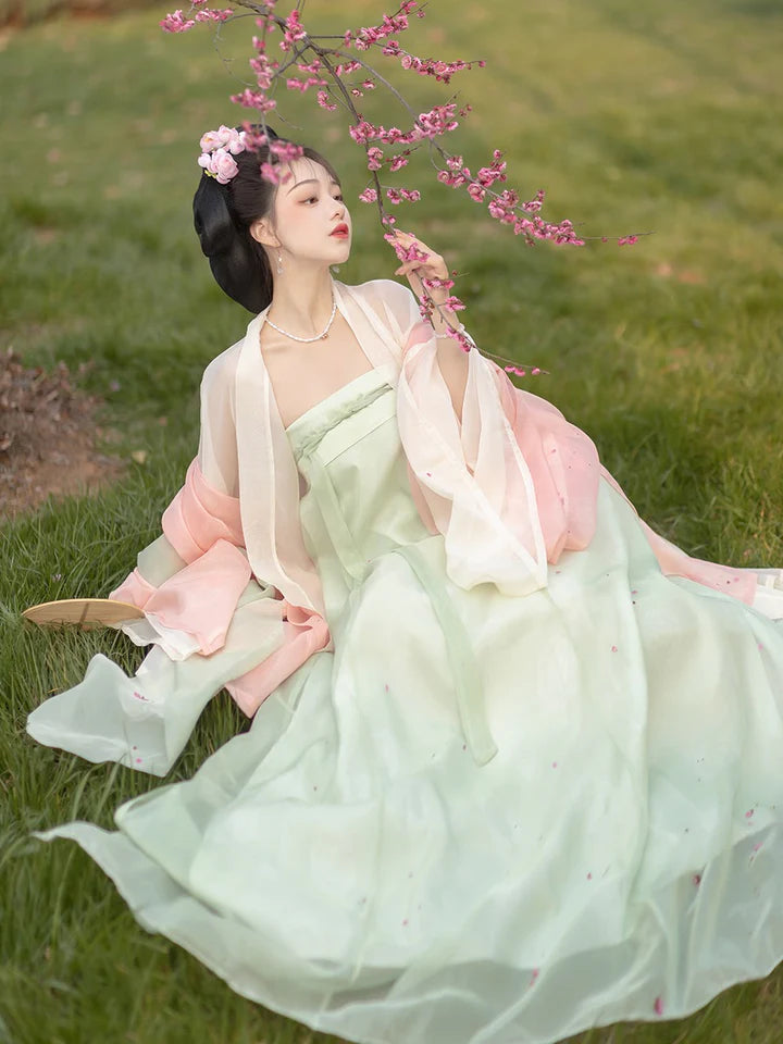 Embrace the grace of the season with our Graceful Qixiong Ruqun, Elegant Spring—an ensemble that captures the essence of timeless beauty and sophistication, ushering in the allure of the Tang Dynasty. Step into a blend of tradition and contemporary elegance, making a stylish nod to centuries past.