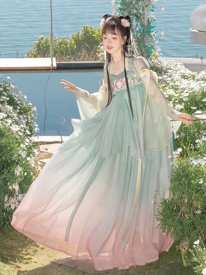 Embrace exquisite elegance with our Exquisite Qixiong Ruqun, Ofelia—an ensemble that pays tribute to the Tang Dynasty era, embodying the timeless grace and sophistication inspired by Ofelia. Step into the past with a blend of tradition and contemporary elegance, making a stylish nod to centuries gone by.