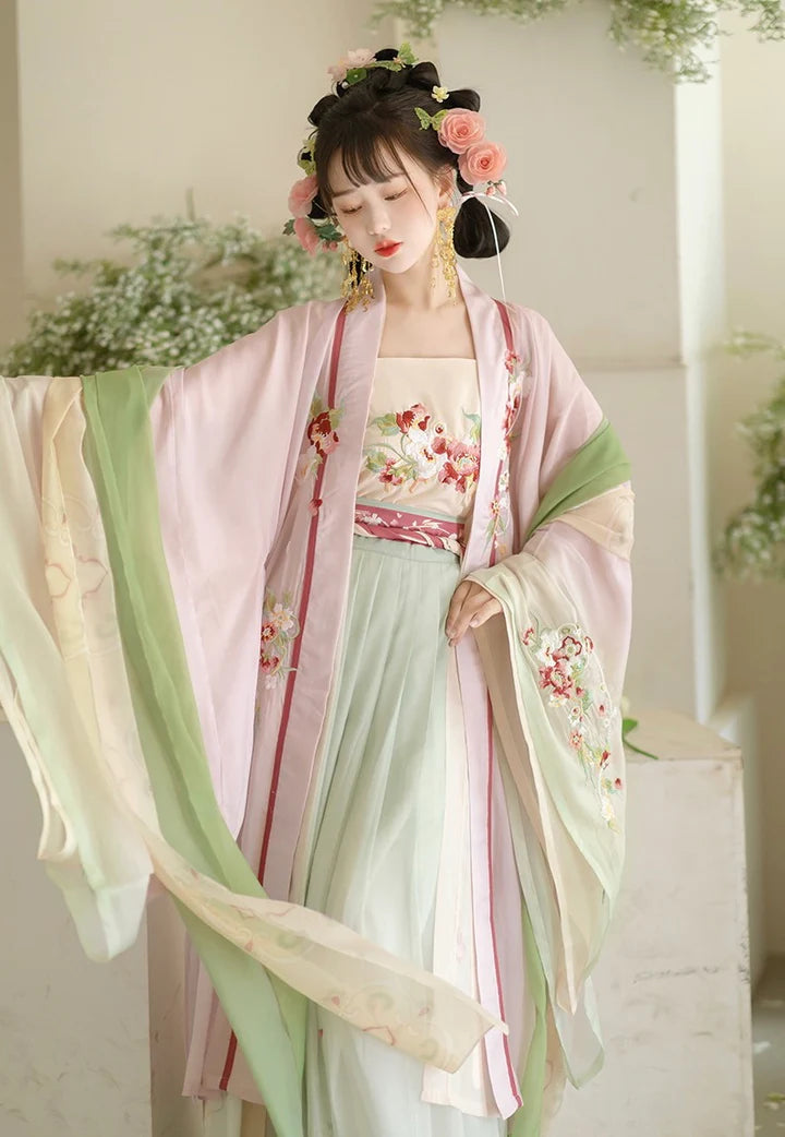 Serene Lily Qiyao Ruqun Ensemble - Song Dynasty Style. Embrace the tranquil charm of Clairy, perfect for themed events or adding a touch of timeless elegance to your wardrobe