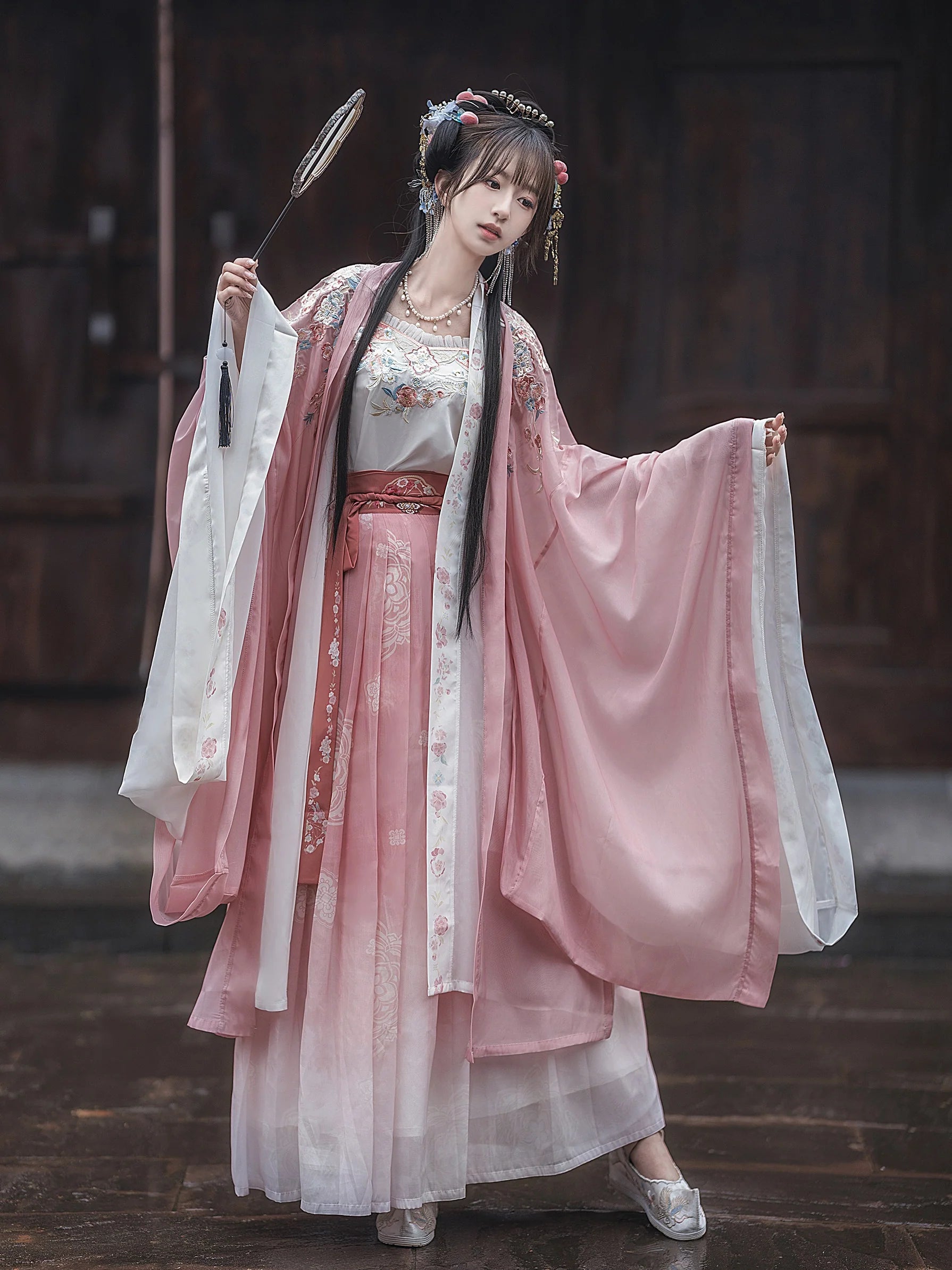 Blush Elegance Qiyao Ruqun Ensemble - Song Dynasty Style. Infuse your wardrobe with a touch of delicate charm, perfect for themed events or elevating your style with timeless grace.