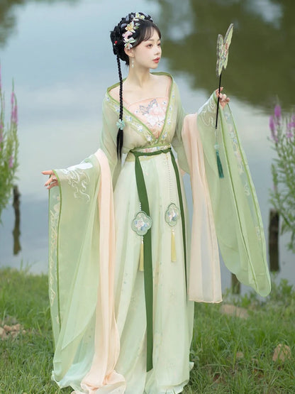 Embrace the allure of nature with the Verdant Green Qiyao Ruqun from Moon Hanfu&