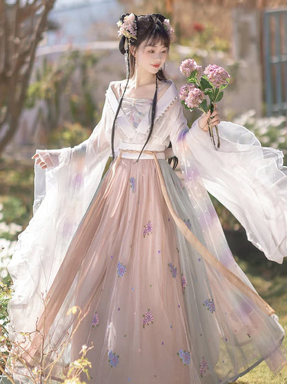 Embrace the charm of rustic elegance with the Qiyao Ruqun from Moon Hanfu&