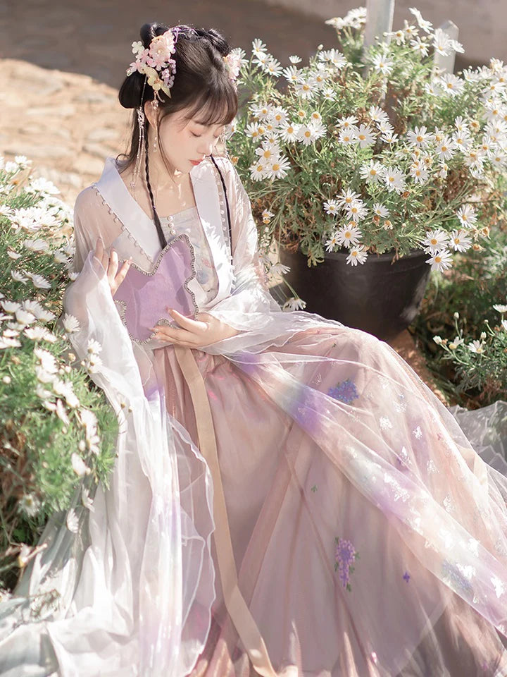 Embrace the charm of rustic elegance with the Qiyao Ruqun from Moon Hanfu&