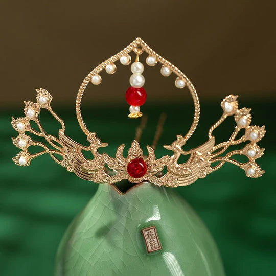 Enhance your Hanfu ensemble with the exquisite Hanfu Filigree Crown. This intricately designed crown features delicate filigree work, adding a regal touch to your hairstyle. Crafted with meticulous attention to detail, the Hanfu Filigree Crown is the perfect accessory to elevate your Hanfu look and make a statement with its timeless elegance.