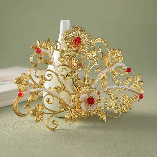 Enhance your Hanfu ensemble with the exquisite Hanfu Filigree Crown. This intricately designed crown features delicate filigree work, adding a regal touch to your hairstyle. Crafted with meticulous attention to detail, the Hanfu Filigree Crown is the perfect accessory to elevate your Hanfu look and make a statement with its timeless elegance.