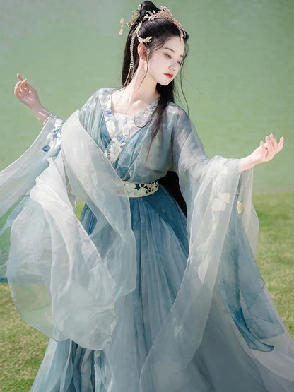 Experience regal grace with the Royal Diana Qiyao Ruqun from Moon Hanfu&