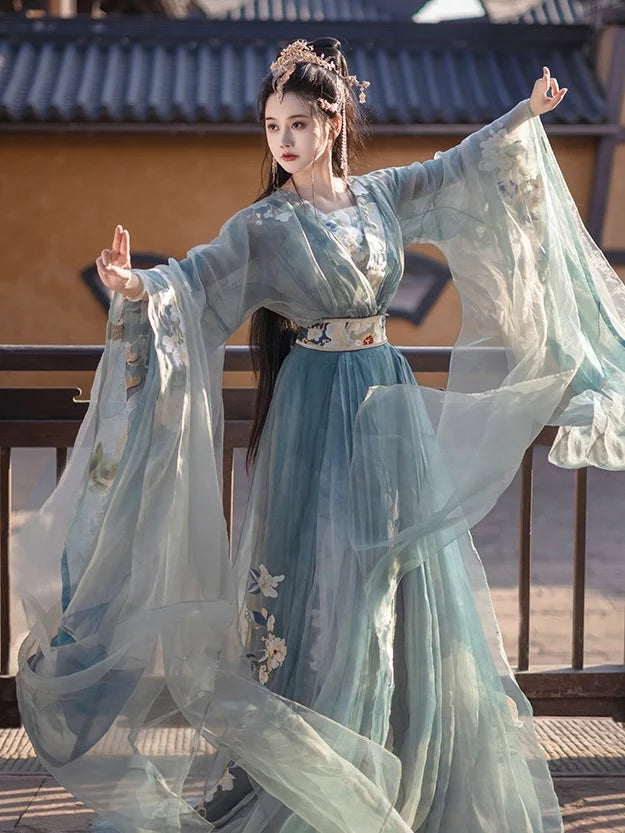 Experience regal grace with the Royal Diana Qiyao Ruqun from Moon Hanfu&