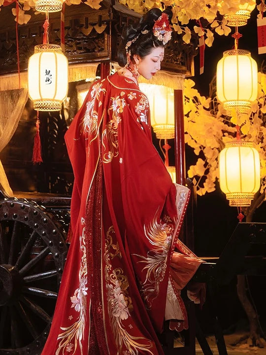 Step into the grandeur of ancient China with Moon Hanfu&