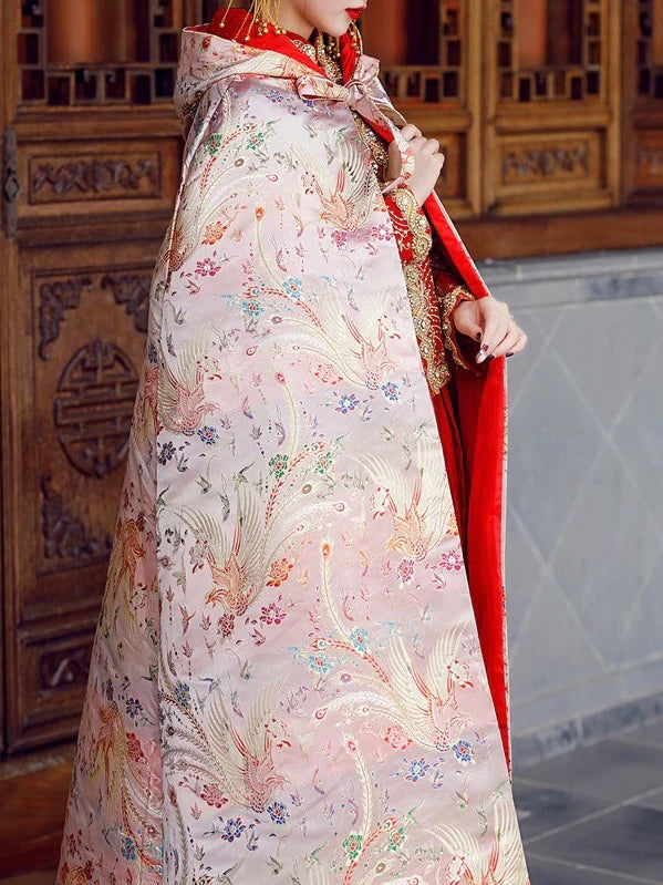 Immerse yourself in the unique charm of Crush Hanfu Capes, combining contemporary flair with the richness of traditional Chinese fashion. Elevate your wardrobe with our carefully curated collection at Moon Hanfu for an exquisite and stylish look.