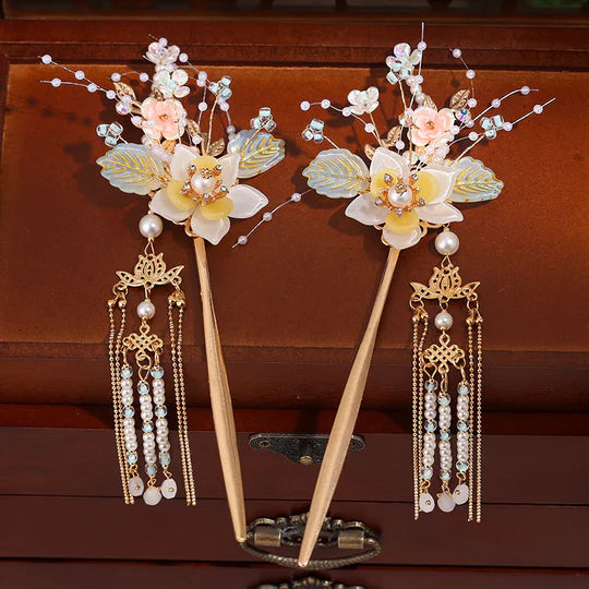 Gorgeous Hanfu Hair Accessories - Make a statement with these stunning hair accessories. Intricate craftsmanship and opulent design exude elegance and beauty. Perfect for special occasions, weddings, or adding glamour to your Hanfu ensemble.