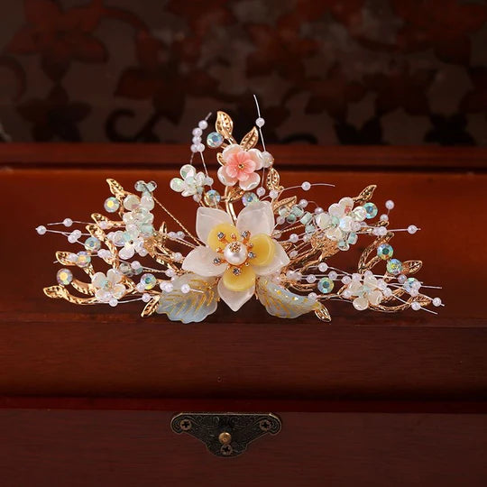 Gorgeous Hanfu Hair Accessories - Make a statement with these stunning hair accessories. Intricate craftsmanship and opulent design exude elegance and beauty. Perfect for special occasions, weddings, or adding glamour to your Hanfu ensemble.