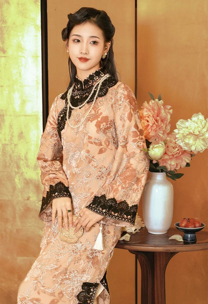  Immerse yourself in timeless elegance with the Qipao, also known as cheongsam—a Chinese dress that embodies tradition, femininity, and style. Originating in the 1920s, its iconic figure-hugging silhouette, high collar, and long sleeves have become emblematic.