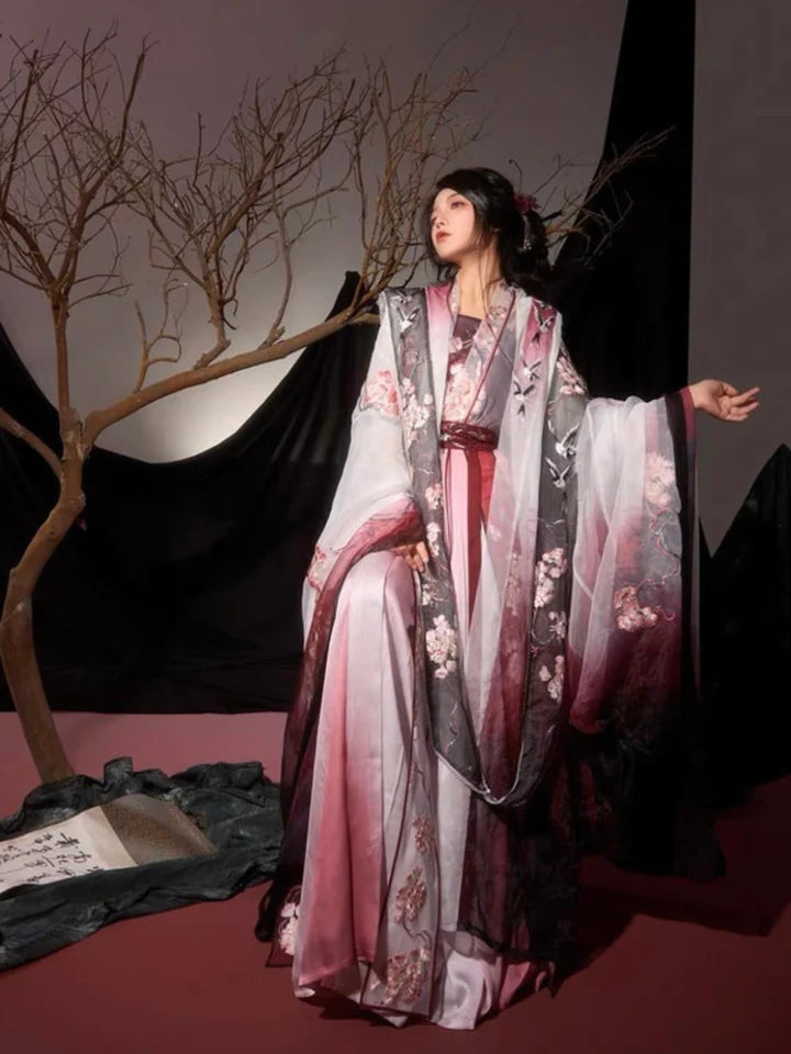 Moonlit Rose Qiyao Ruqun Ensemble - Song Dynasty Style. Illuminate your style with a crescent of timeless beauty, perfect for themed events or adding sophistication to your wardrobe.