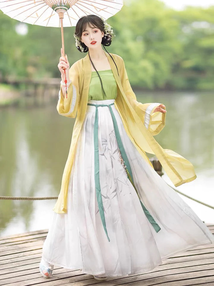 Lemon Qiyao Ruqun Ensemble - Song Dynasty Style. Infuse your wardrobe with the vibrant freshness of lemon, perfect for themed events or adding a touch of citrus elegance to your style