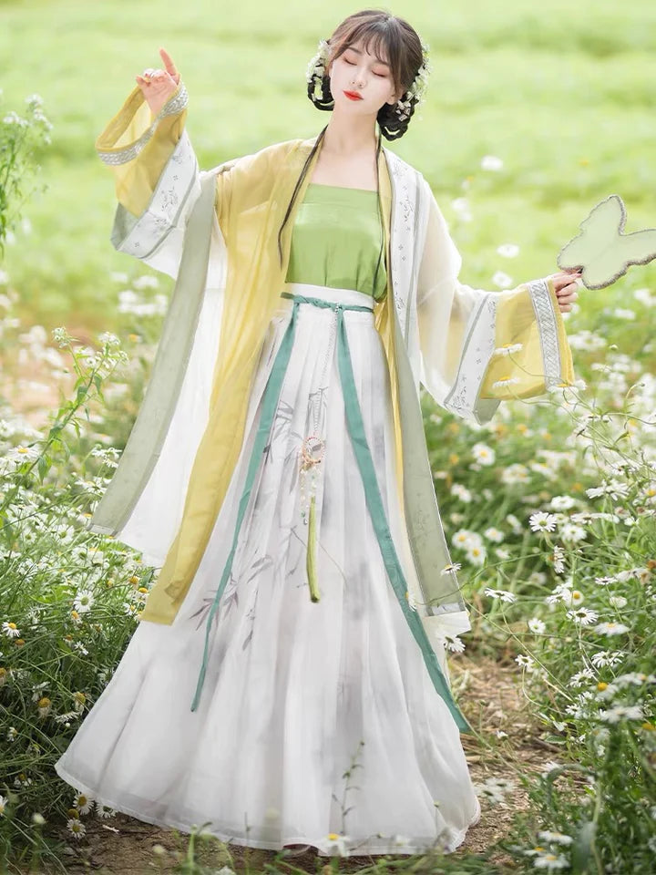 Lemon Qiyao Ruqun Ensemble - Song Dynasty Style. Infuse your wardrobe with the vibrant freshness of lemon, perfect for themed events or adding a touch of citrus elegance to your style