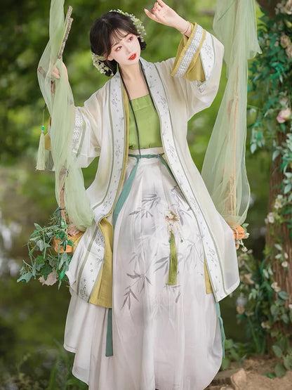 Lemon Qiyao Ruqun Ensemble - Song Dynasty Style. Infuse your wardrobe with the vibrant freshness of lemon, perfect for themed events or adding a touch of citrus elegance to your style