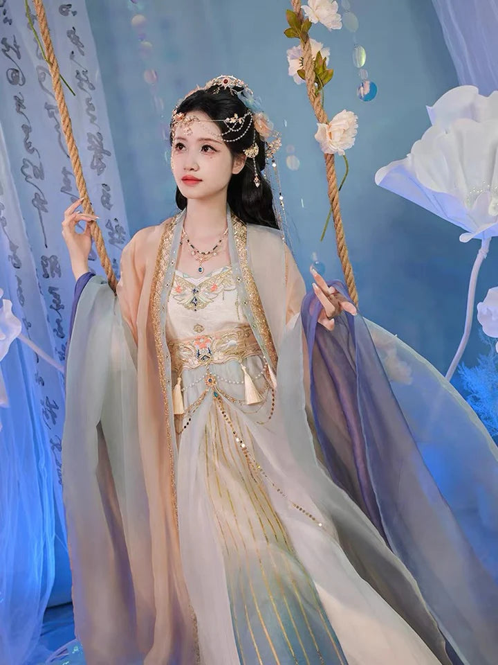 Explore the enchanting radiance of Twinkling Tiana Hezi Qun, a masterpiece that harmoniously combines historical allure with the celestial charm of twinkling stars. Adorned with intricate details, this ensemble invites you to step into a world of timeless elegance inspired by the Southern Song dynasty.