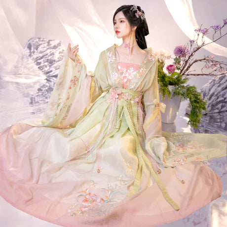 Uncover an enigmatic allure with the Susan Qiyao Ruqun from Moon Hanfu&