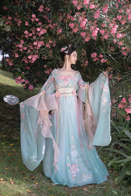 Uncover an enigmatic allure with the Susan Qiyao Ruqun from Moon Hanfu&