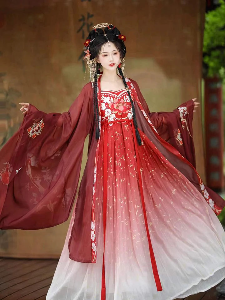 Explore the captivating charm of Alluring Hana Hezi Qun, a masterpiece that harmoniously combines historical allure with the grace of blooming hana blossoms. Adorned with intricate details, this ensemble invites you to step into a world of timeless elegance inspired by the Southern Song dynasty.