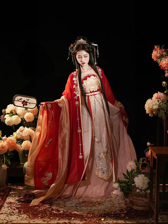 Elevate your bridal look with Moon Hanfu&