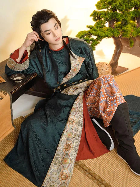 Experience refined style with Henry Yuan Ling Pao from Moon Hanfu&