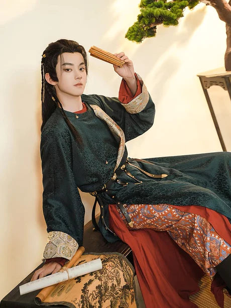 Experience refined style with Henry Yuan Ling Pao from Moon Hanfu&