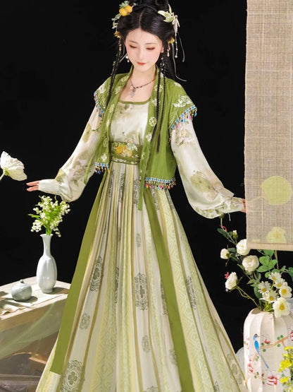 Elevate your wardrobe with Moon Hanfu&