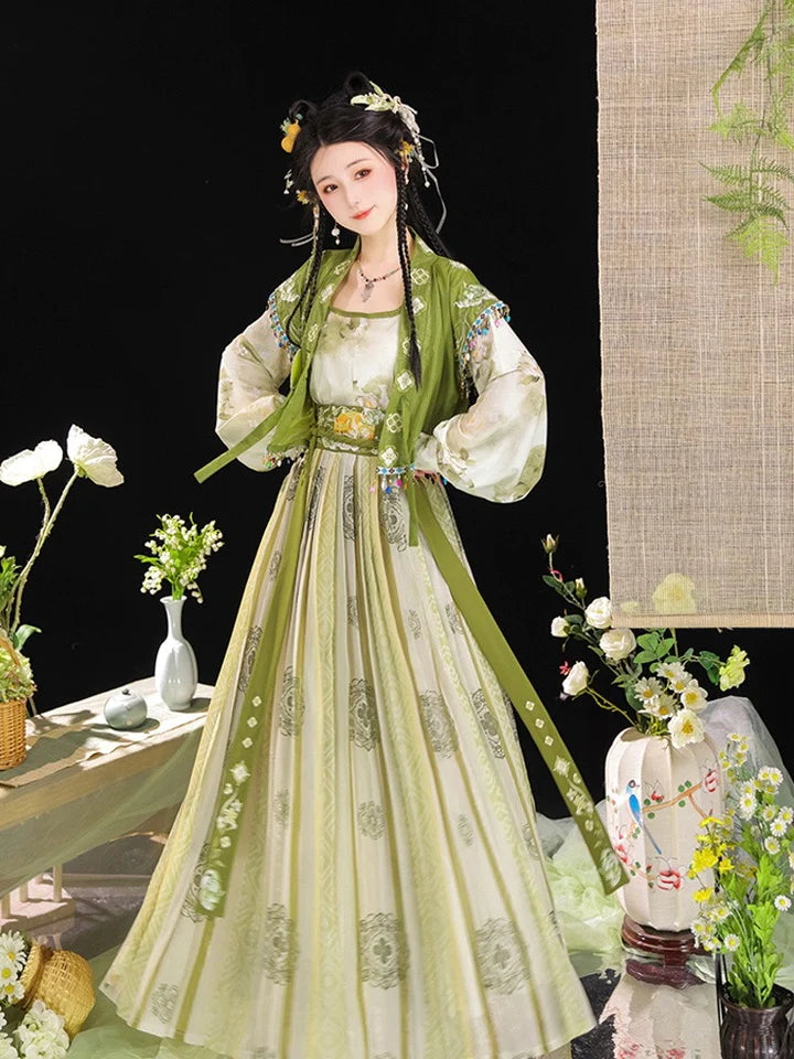 Elevate your wardrobe with Moon Hanfu&