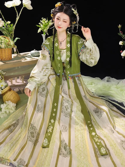 Elevate your wardrobe with Moon Hanfu&