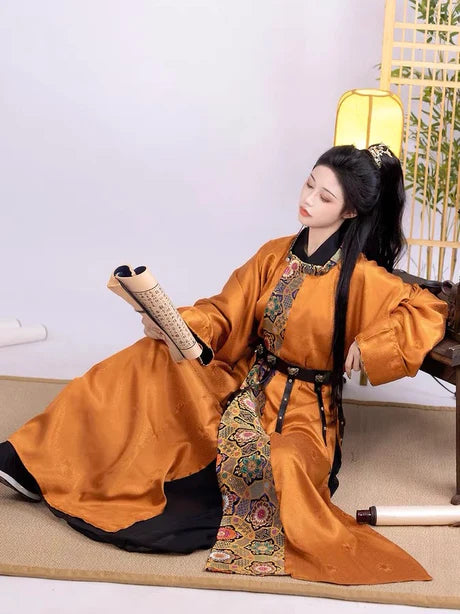 Embrace your unique style with Alisha Yuan Ling Pao from Moon Hanfu&