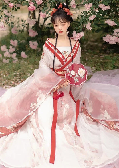 Step into regal splendor with the Queenie Qiyao Ruqun from Moon Hanfu&