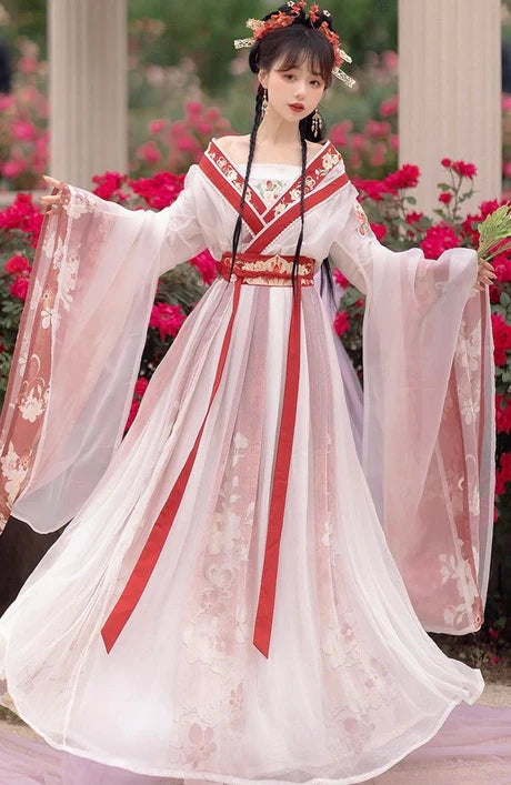 Step into regal splendor with the Queenie Qiyao Ruqun from Moon Hanfu&