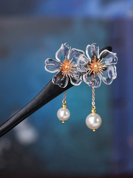 Opera Chinese Hairpins - Add elegance and cultural heritage to your hairstyle with these exquisite hairpins inspired by Chinese opera. Vibrant designs and high-quality materials represent the beauty of traditional performances. Perfect for cultural events and celebrations.